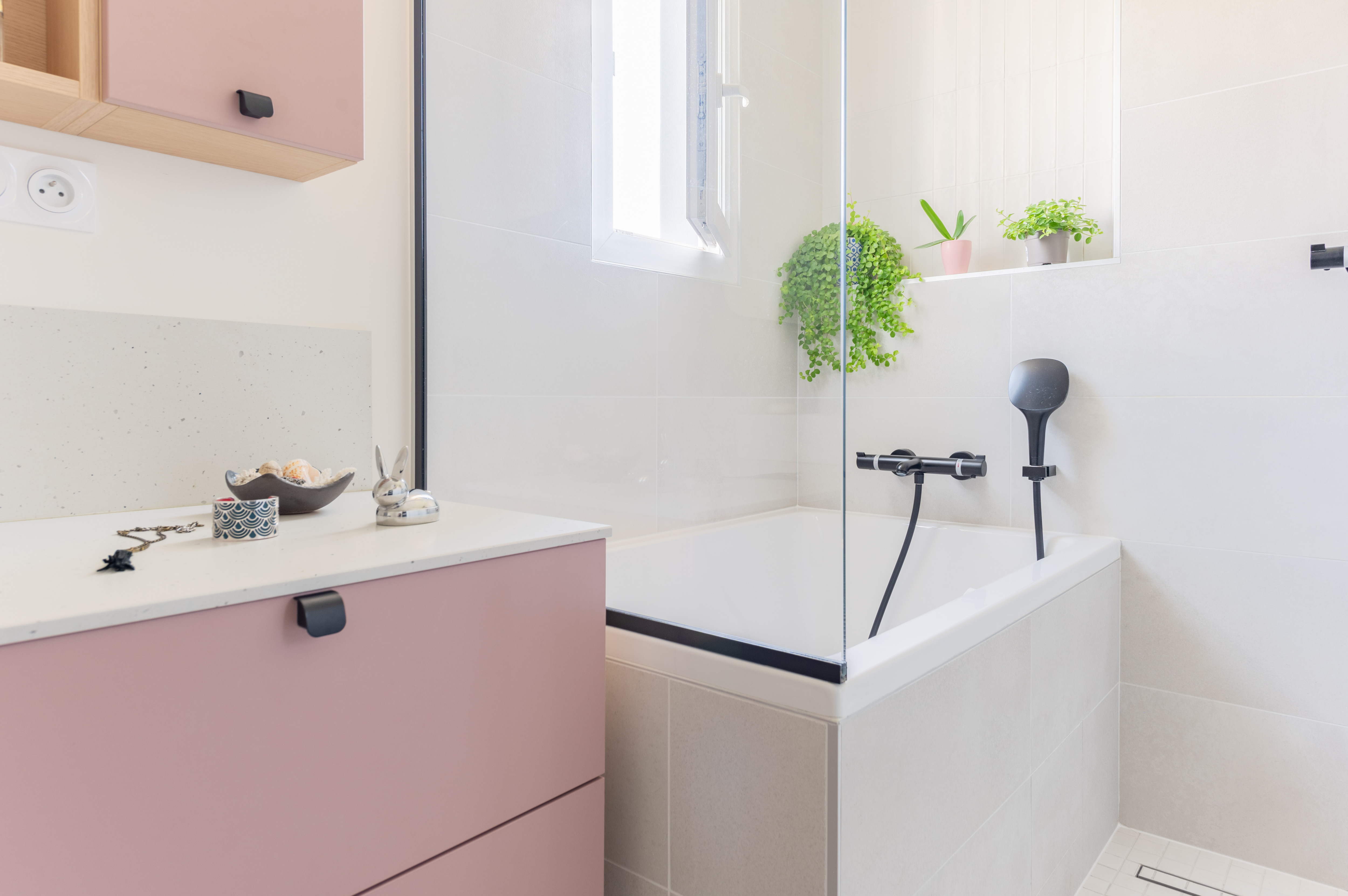 Meuble-et-douche-moderne-perene-nevers