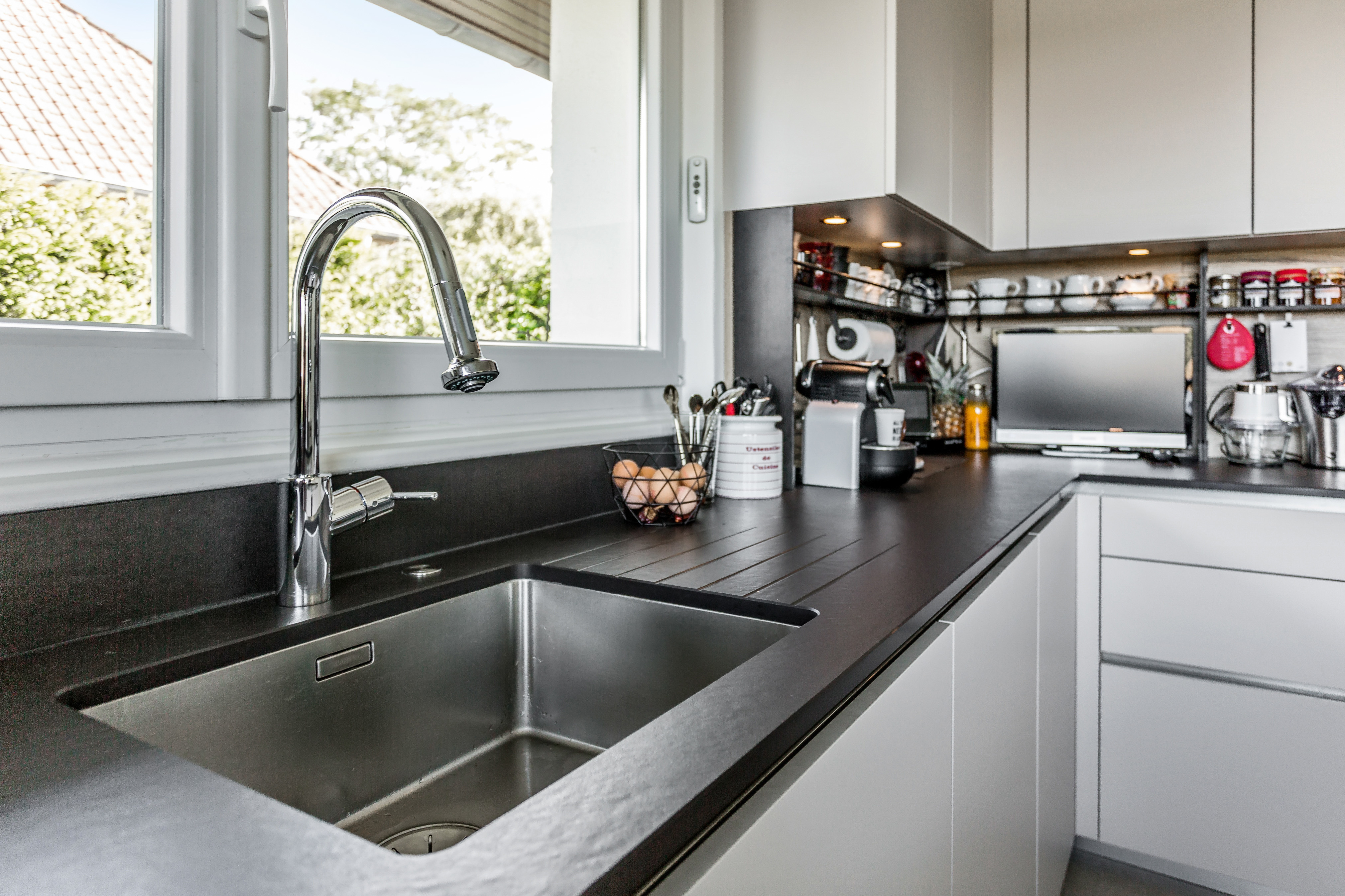 Cuisine-blanche-noire-Perene-Amiens