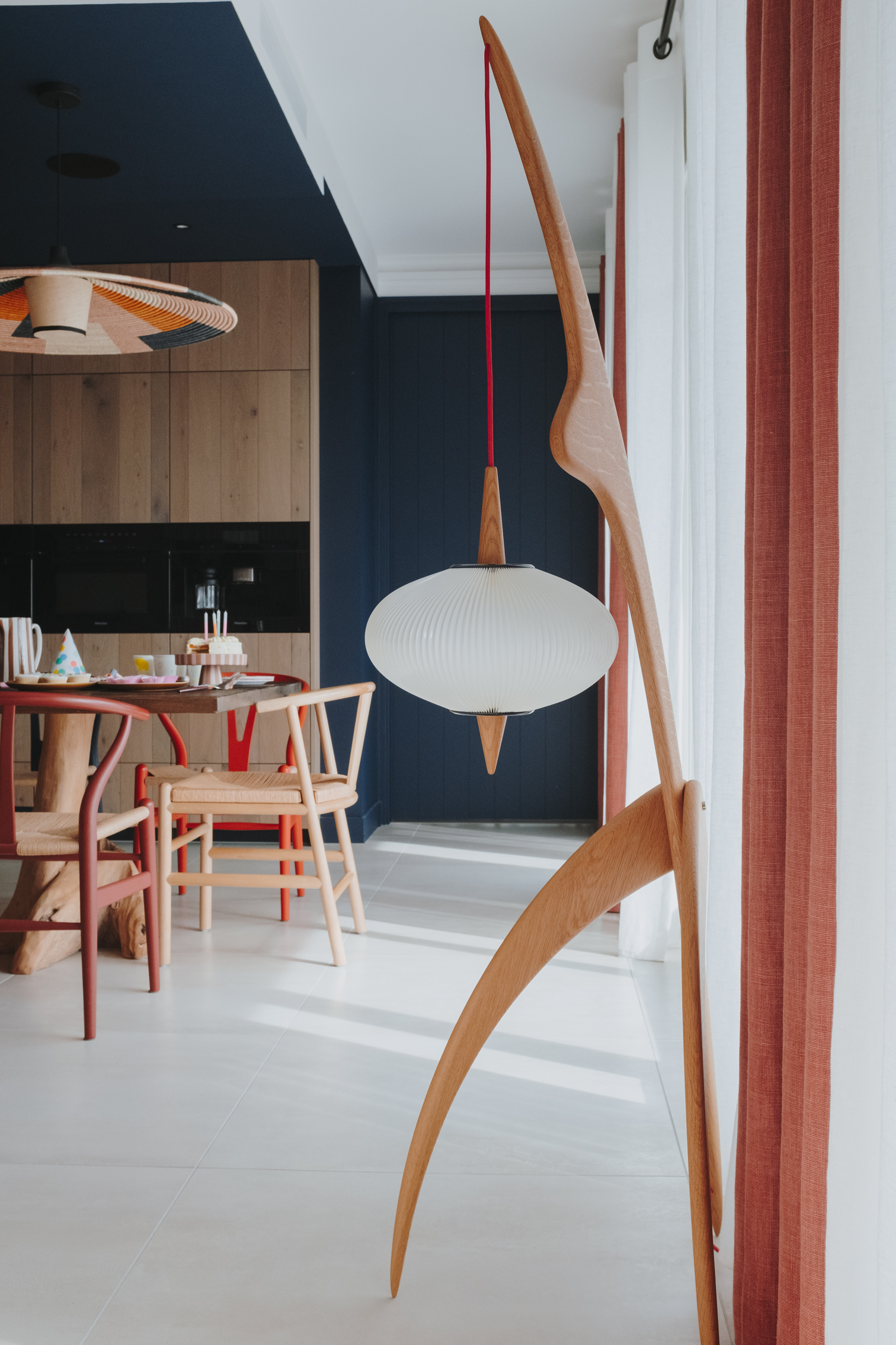 Lampe-mante-religieuse-deco-design-Perene