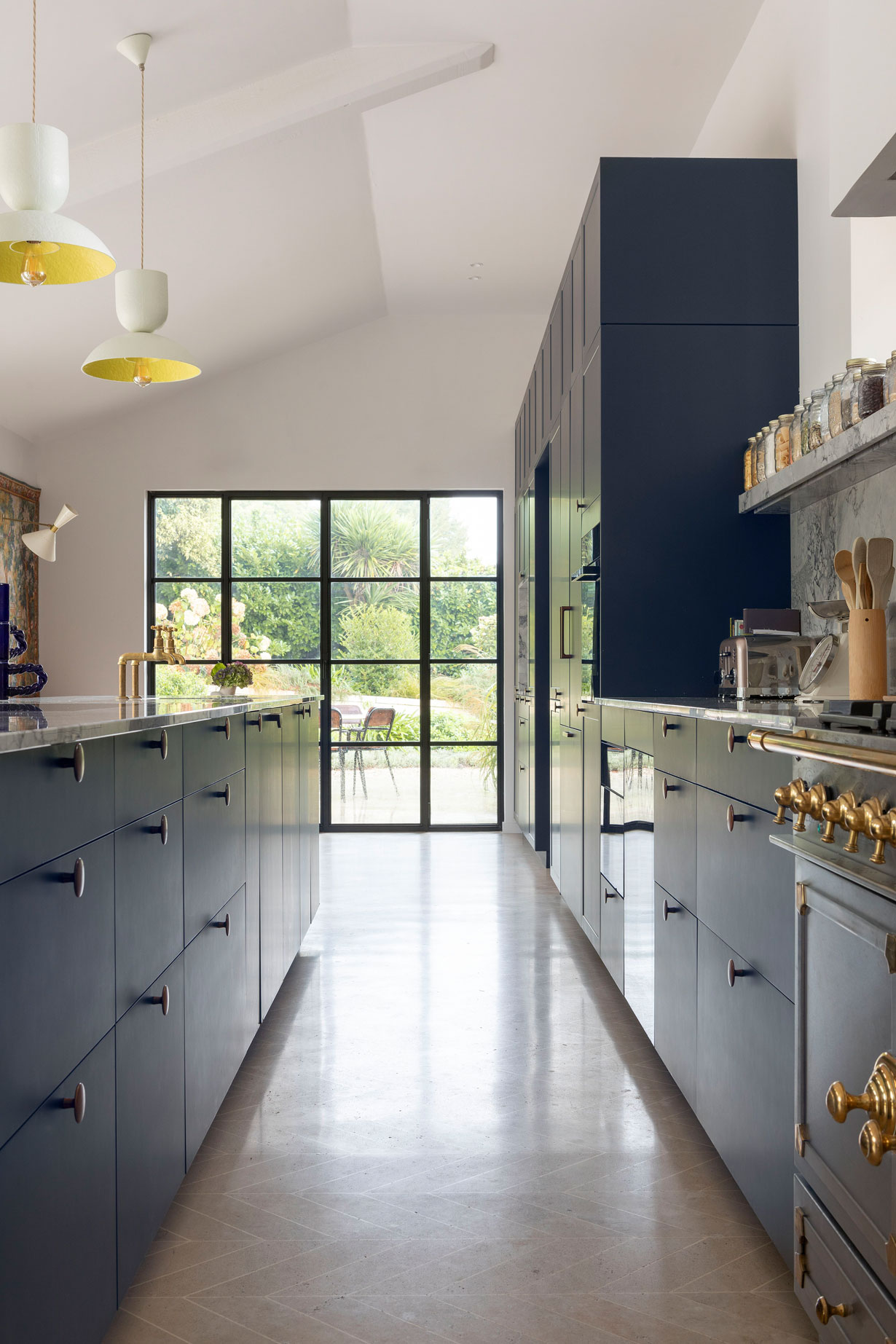 cuisine-bleue-ouverte-style-campagne-perene-bordeaux-26