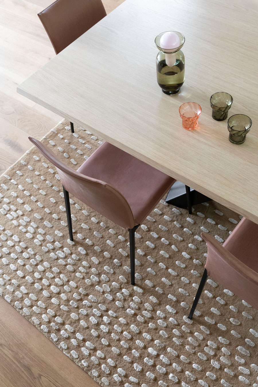 chaise-salle-a-manger-vaisselle-perene