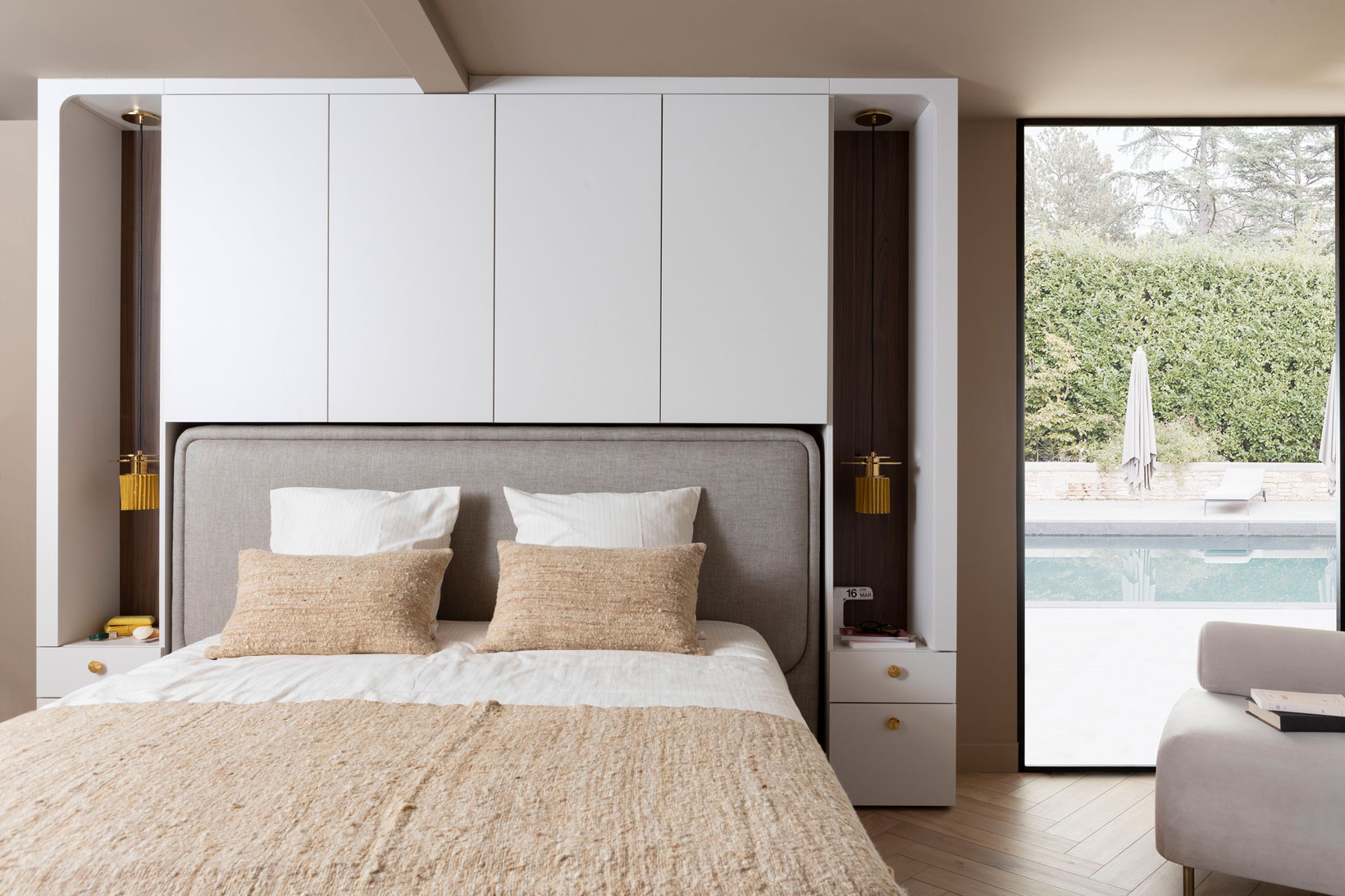 chambre-perene-dijon-table-de-nuit