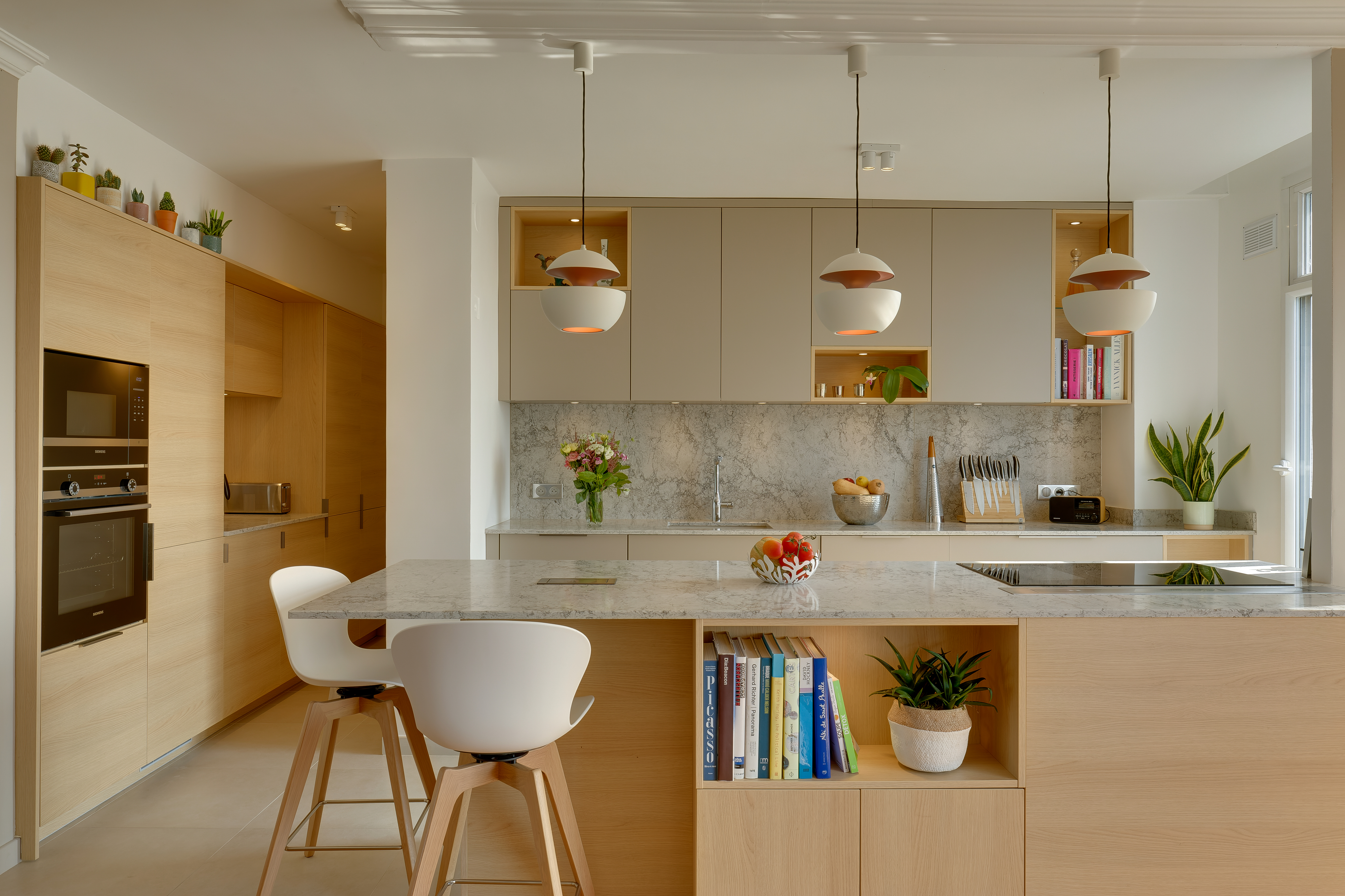 Cuisine-ouverte-lumineuse-perene-hyeres