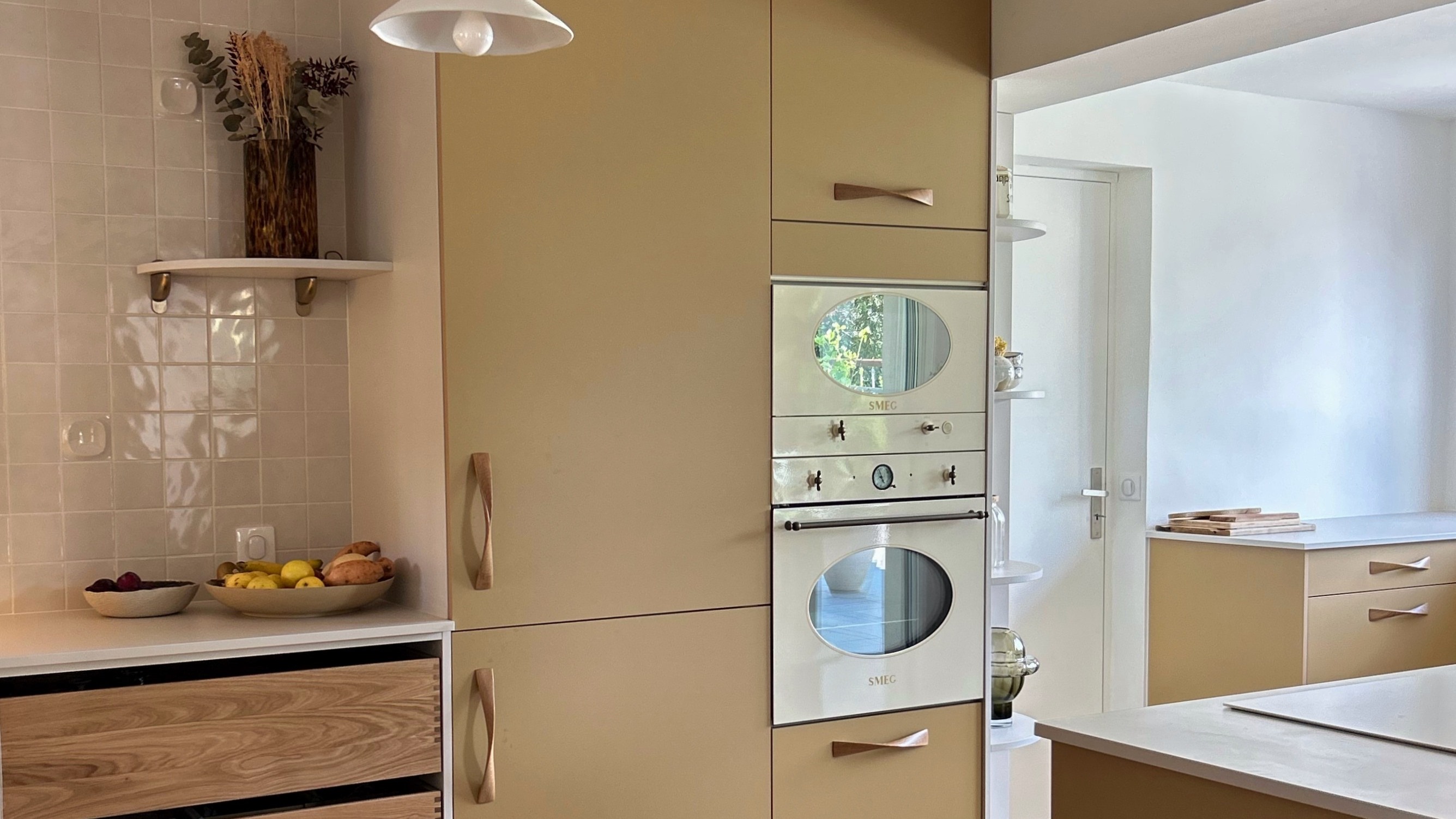 Cuisine-vue-de-face-electro-smeg-paysage