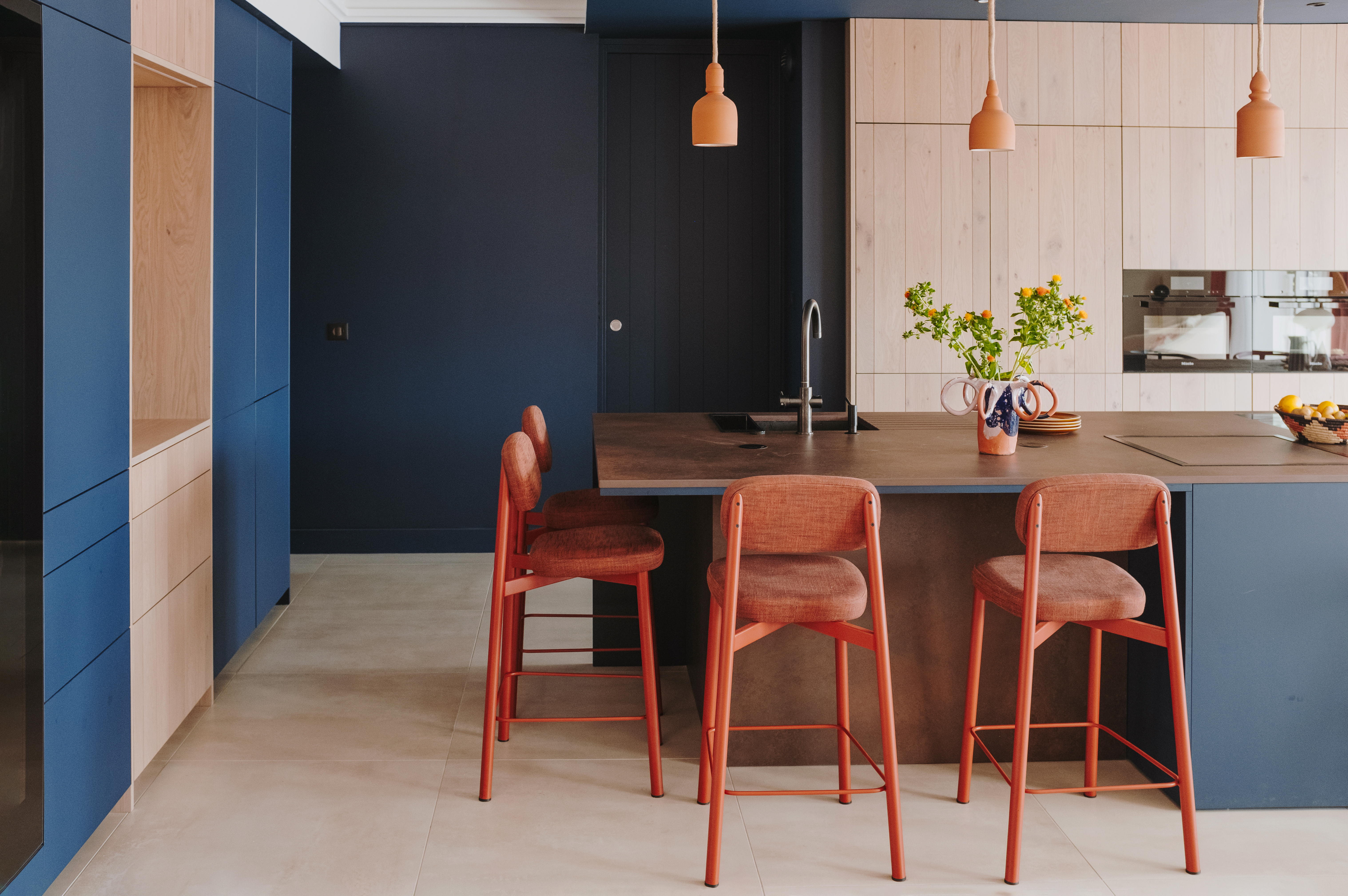 Cuisine-table-integree-plan-de-travail-bois-perene